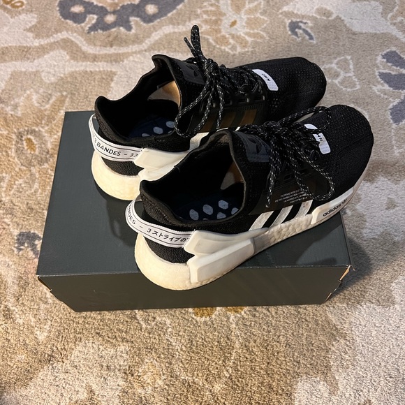 Adidas NMD R1.V2 - Picture 2 of 5